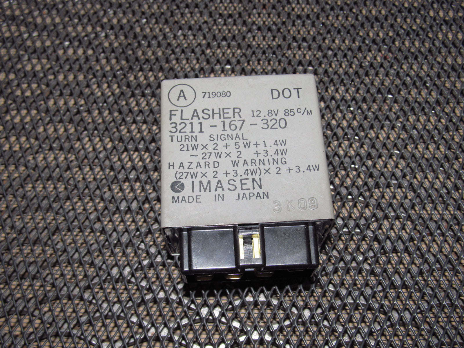 94 95 96 97 Mazda Miata OEM Flasher Relay 3211-167-320