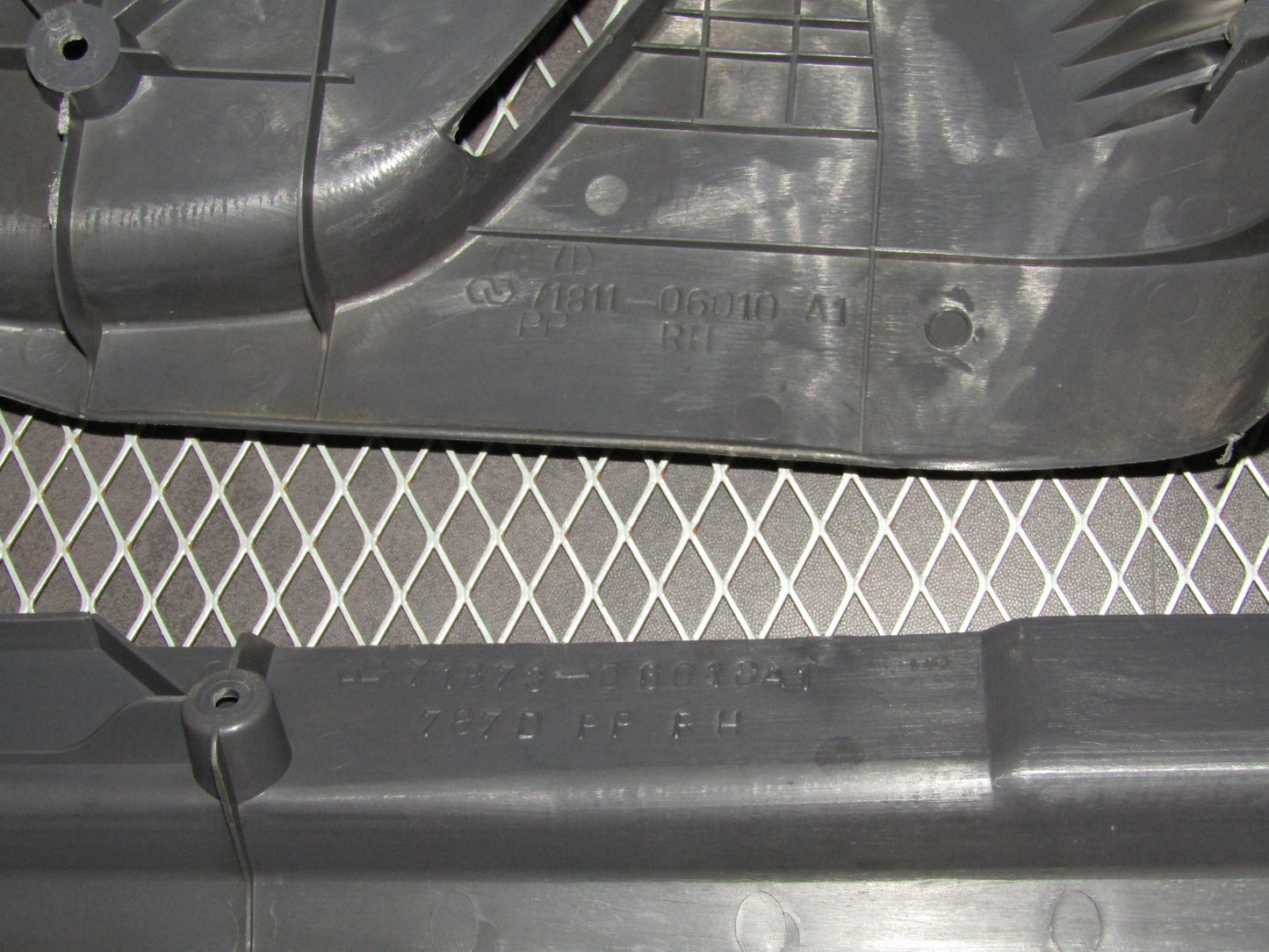 92 93 94 95 96 Toyota Camry OEM Front Seat Side Panel Cover Trim - Right