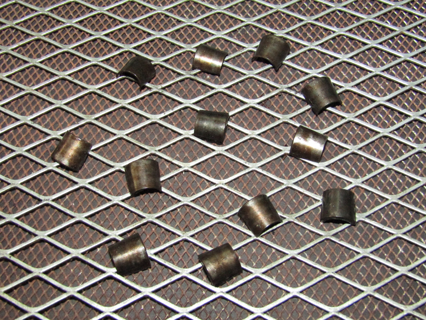 86-93 Mercedes Benz 300E OEM Engine Exhaust Valve Collet Lock Keeper Set