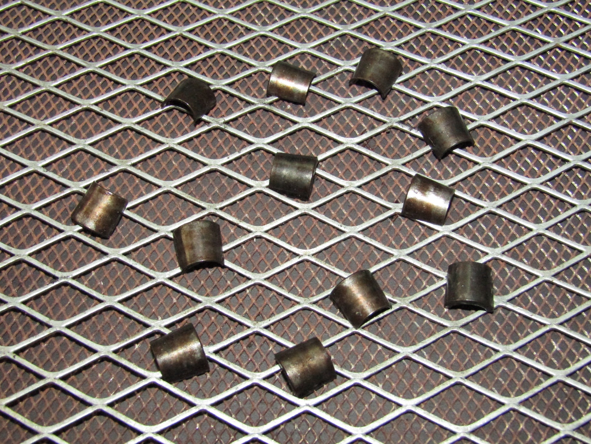 86-93 Mercedes Benz 300E OEM Engine Exhaust Valve Collet Lock Keeper Set