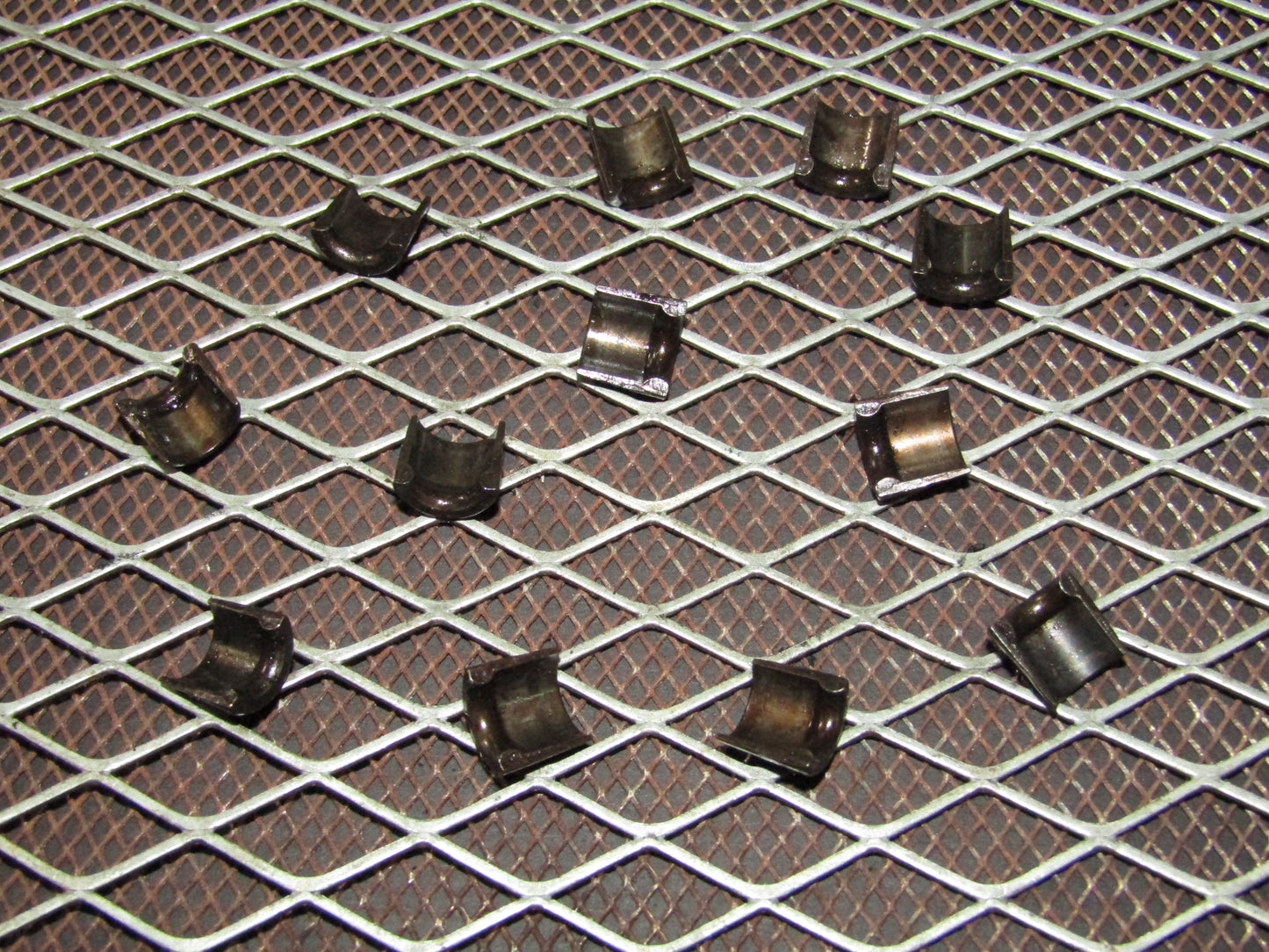 86-93 Mercedes Benz 300E OEM Engine Exhaust Valve Collet Lock Keeper Set