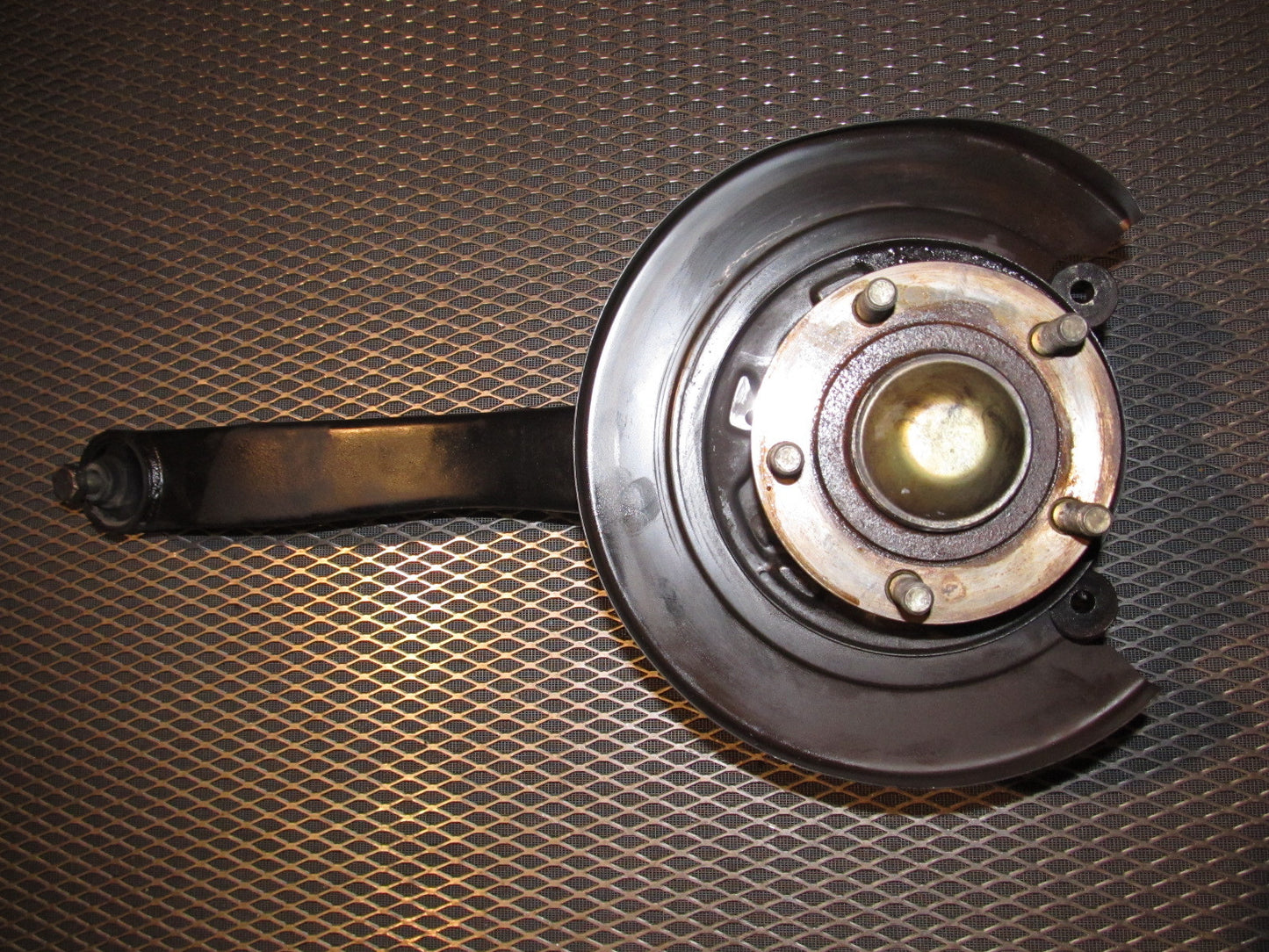 94 95 96 97 Mitsubishi 3000GT Rear Spindle & Knuckle - Left