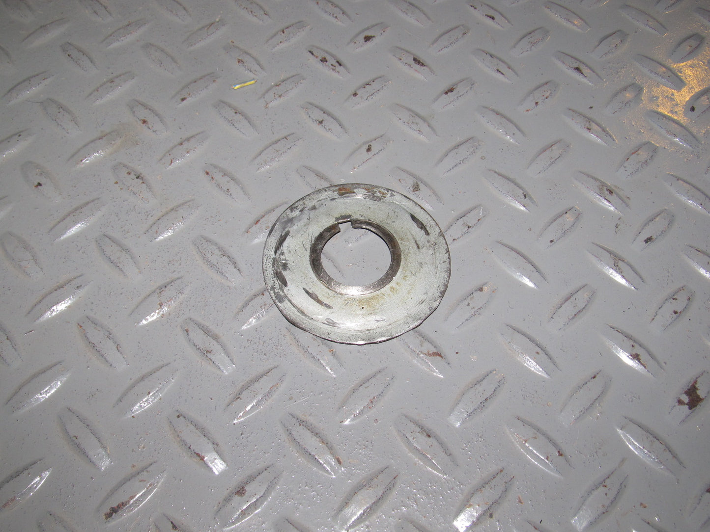 84 85 86 Nissan 300zx Non Turbo OEM Engine Crankshaft Thrust Bearing Plate