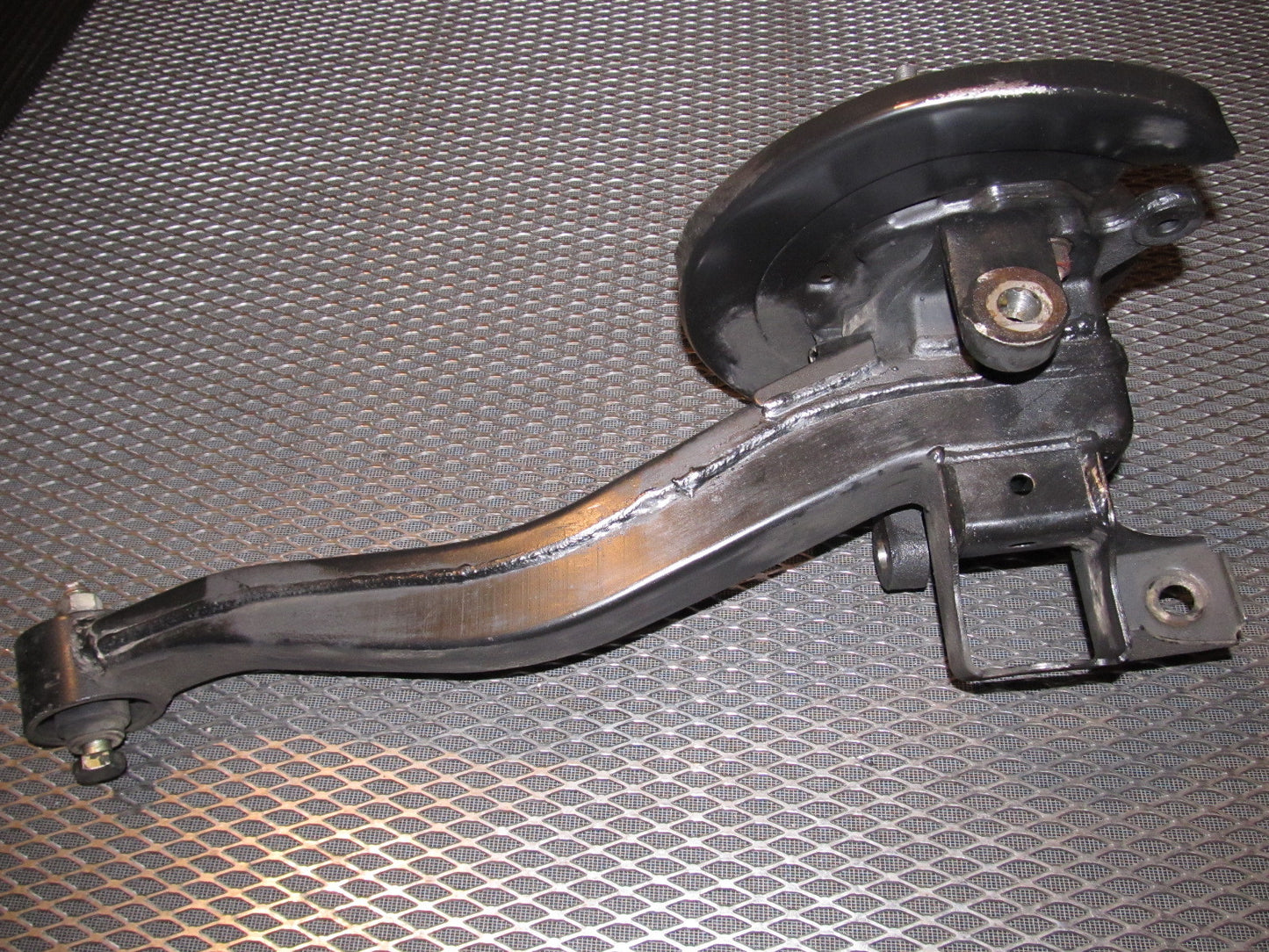 94 95 96 97 Mitsubishi 3000GT Rear Spindle & Knuckle - Right