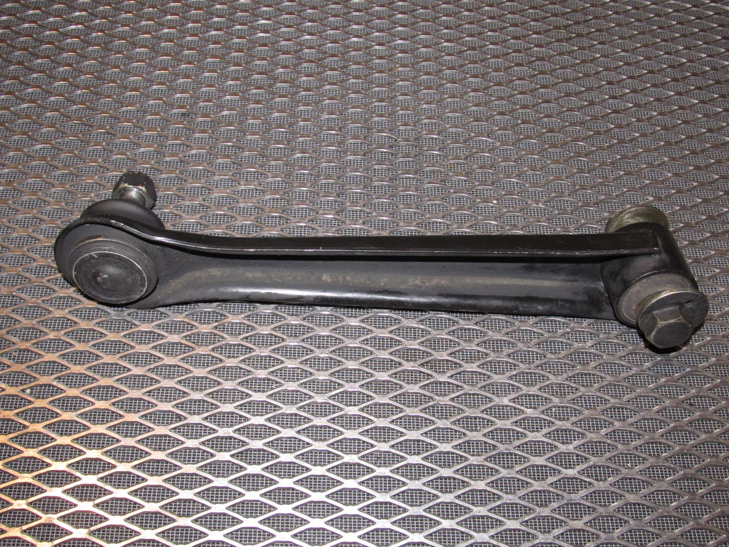 94 95 96 97 Mitsubishi 3000GT Rear Lower Short Control Arm - Right