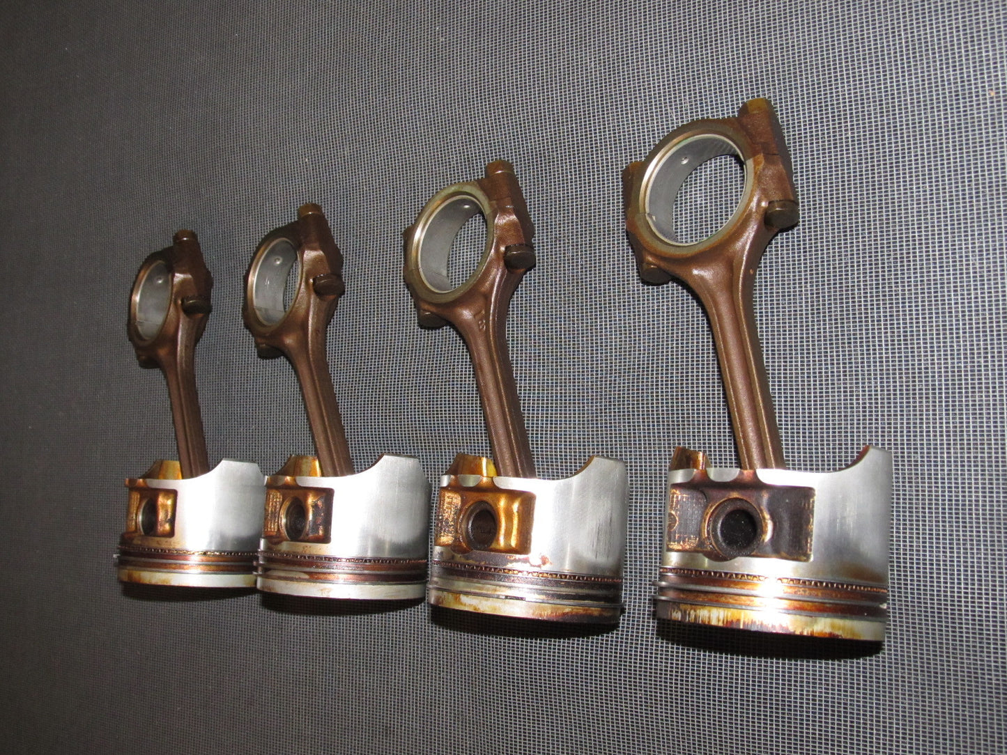 92 93 94 95 Honda Civic OEM D15B7 Engine Piston & Rod Assembly - Set