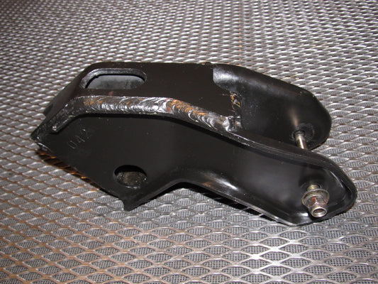 94 95 96 97 Mitsubishi 3000GT Engine Motor Mount Bracket - Front