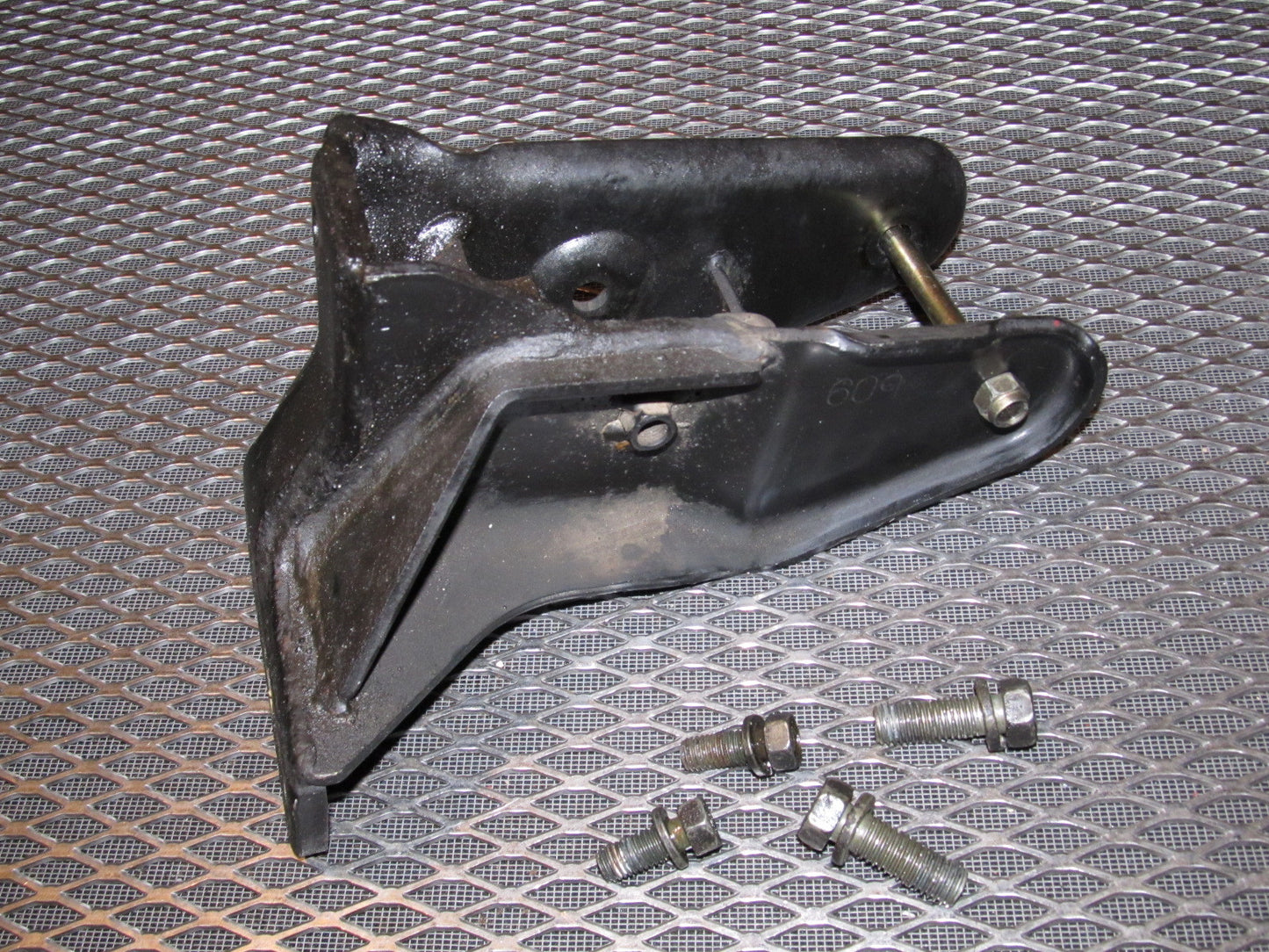 94 95 96 97 Mitsubishi 3000GT Engine Motor Mount Bracket - Rear