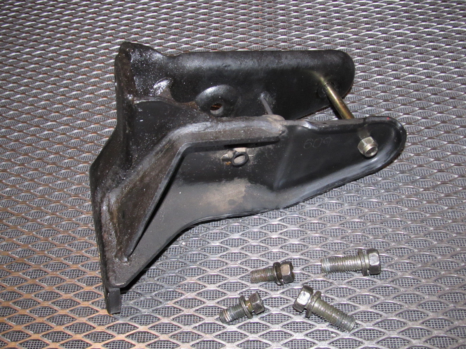 94 95 96 97 Mitsubishi 3000GT Engine Motor Mount Bracket - Rear