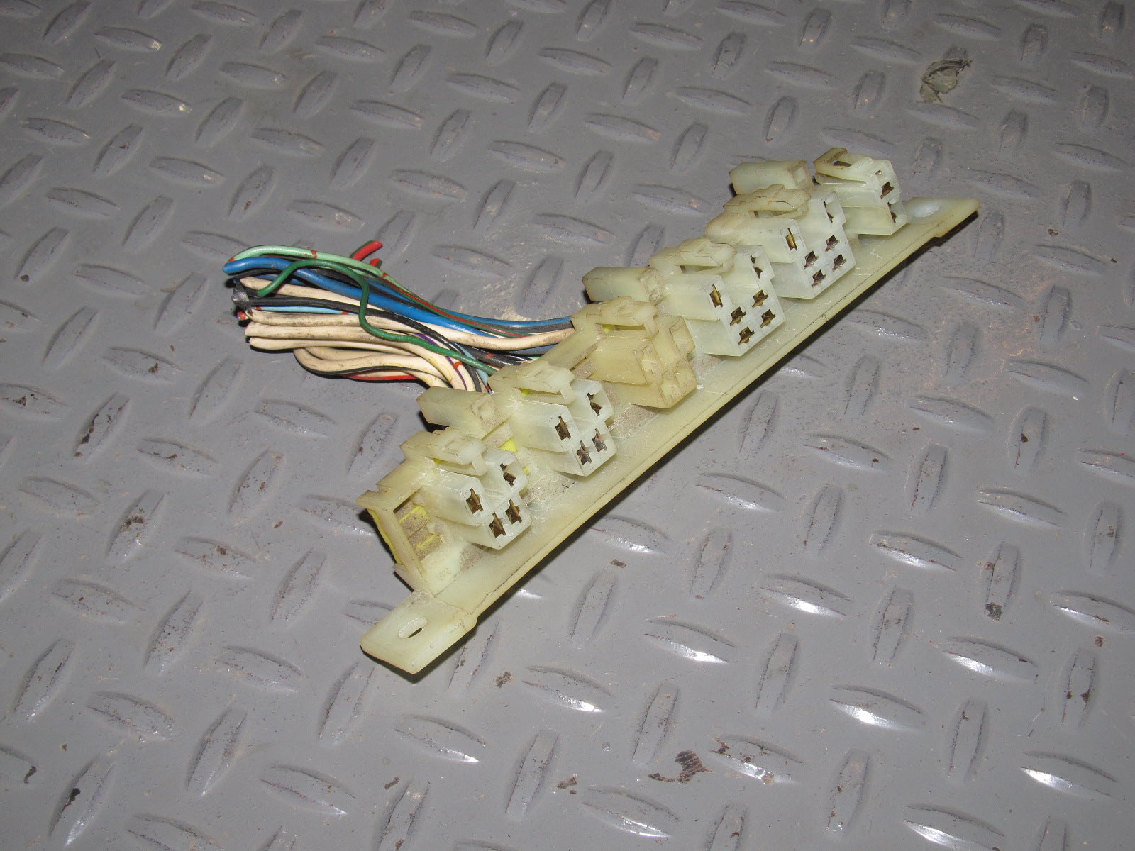 84 85 86 Nissan 300zx OEM Engine Relay Fuse Box