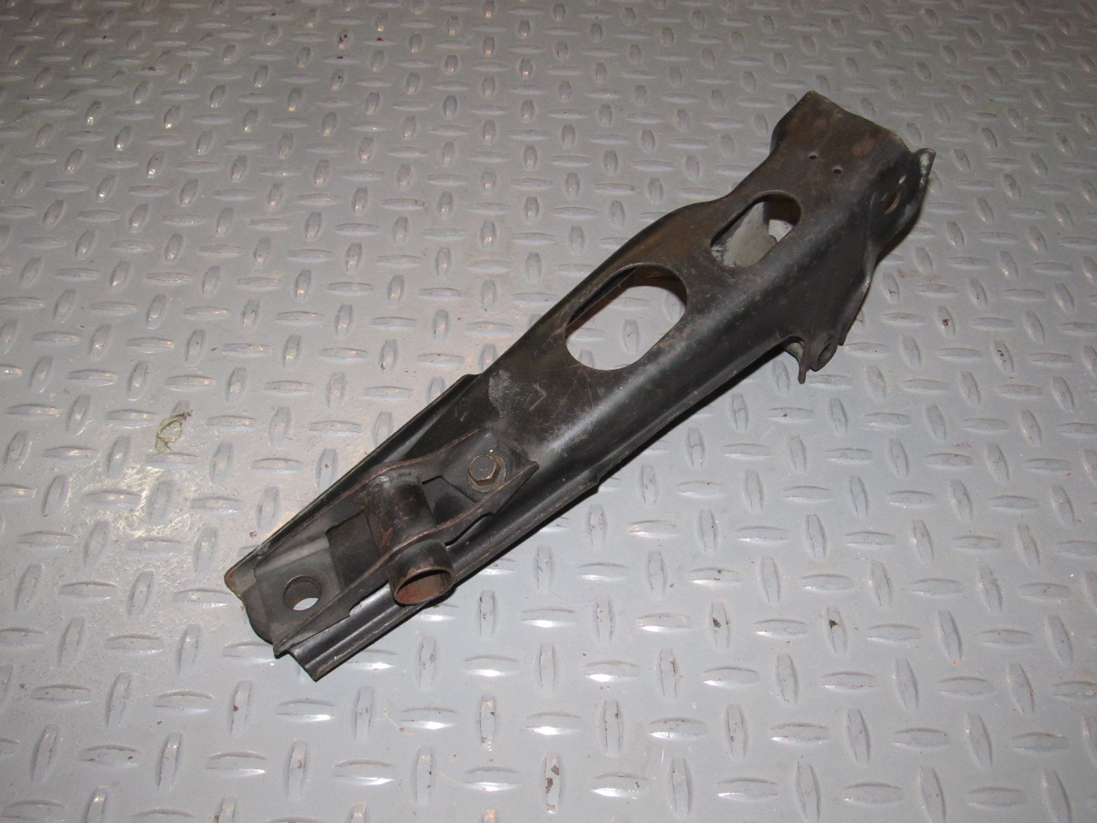 84 85 86 Nissan 300zx OEM Rear Suspension Spring Seat Stay Control Arm Left