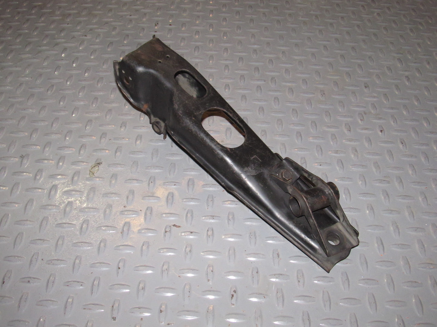 84 85 86 Nissan 300zx OEM Rear Suspension Spring Seat Stay Control Arm Left