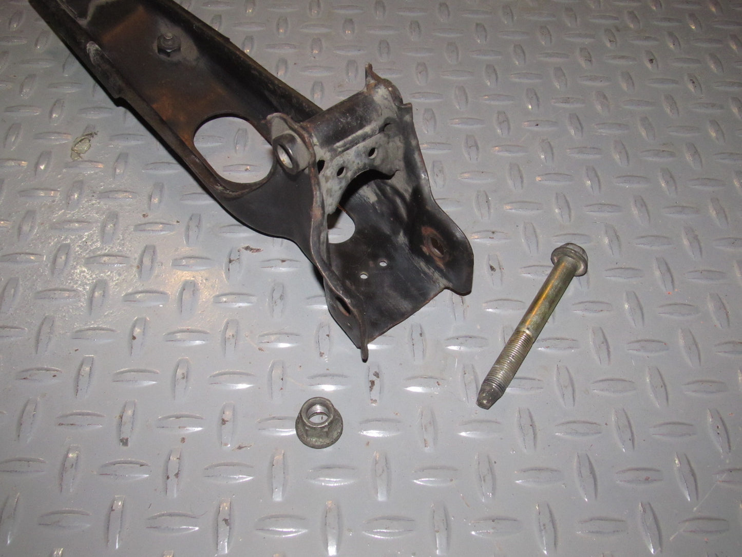 84 85 86 Nissan 300zx OEM Rear Suspension Spring Seat Stay Control Arm Left