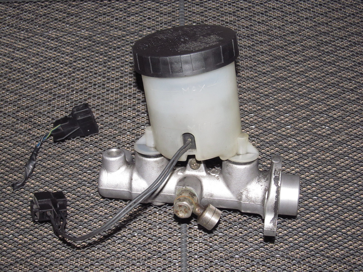 94 95 96 97 Mazda Miata OEM Brake Master Cylinder