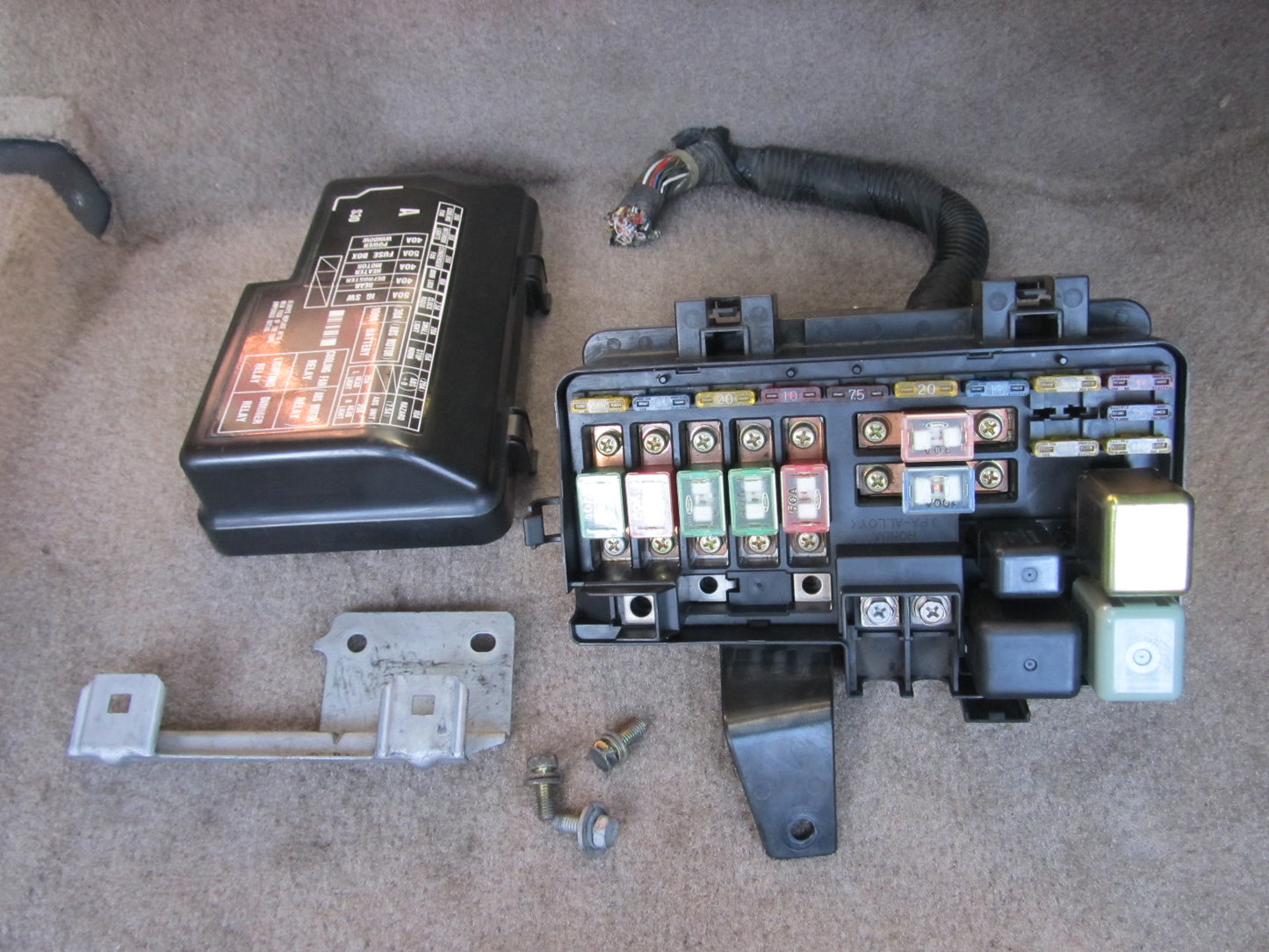 97 98 99 00 01 Honda Prelude OEM Engine Fuse Box
