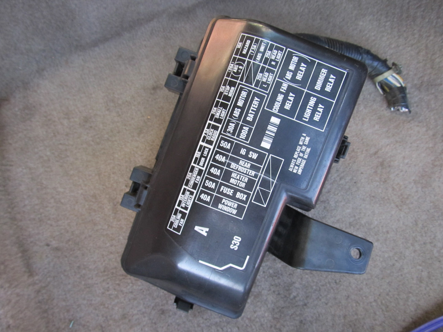 97 98 99 00 01 Honda Prelude OEM Engine Fuse Box