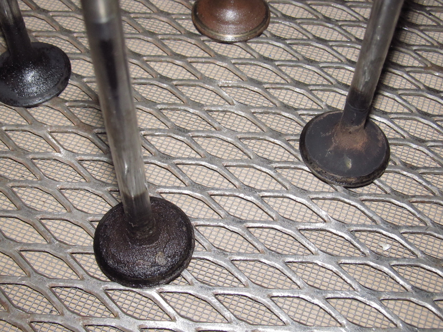 72 73 Datsun 240z OEM E88 Engine Exhaust Valve Set