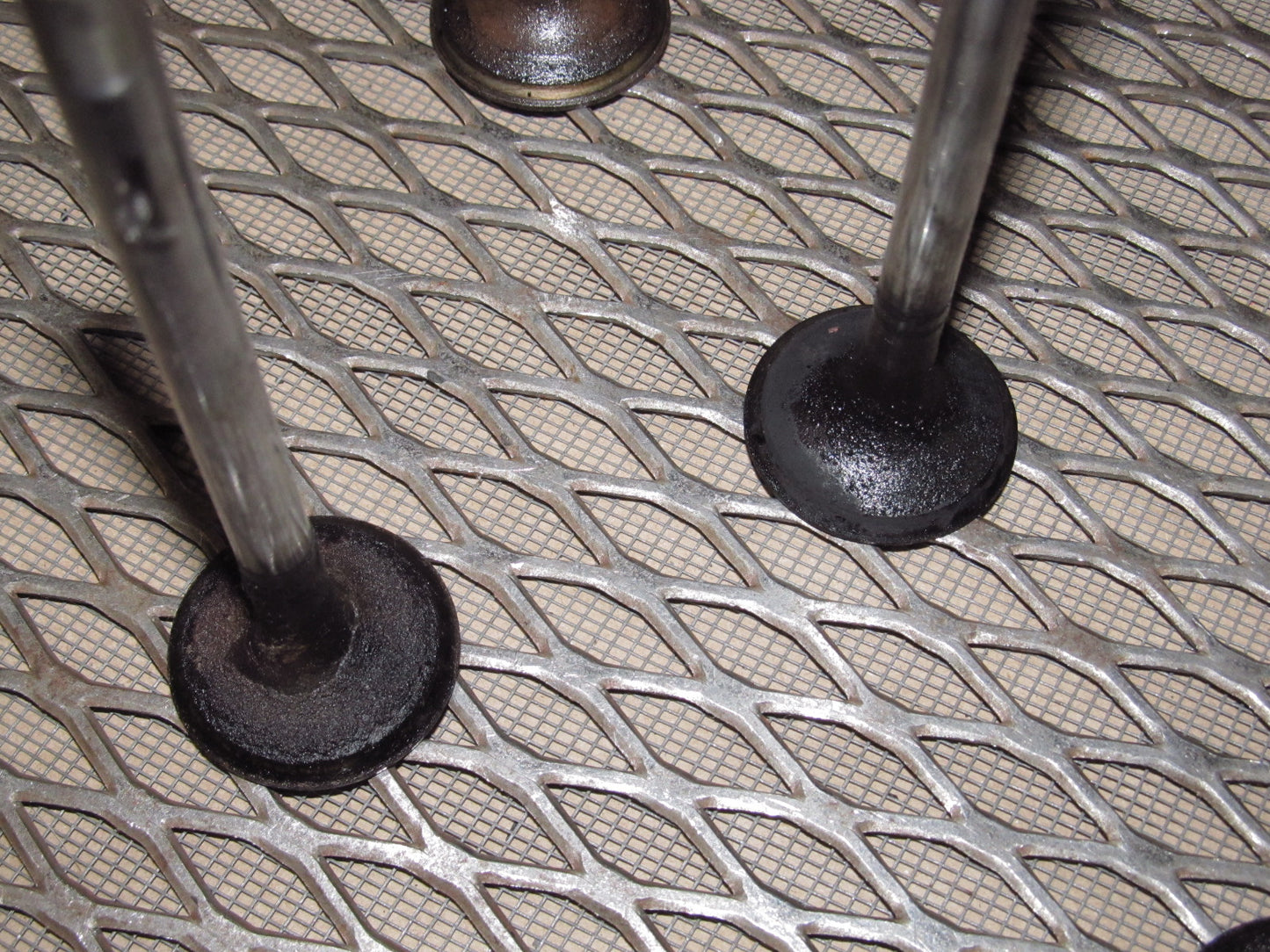 72 73 Datsun 240z OEM E88 Engine Exhaust Valve Set