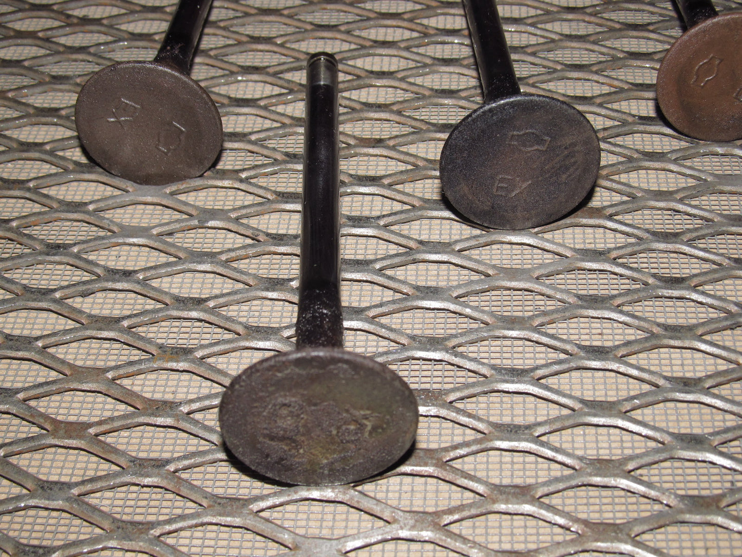 72 73 Datsun 240z OEM E88 Engine Exhaust Valve Set