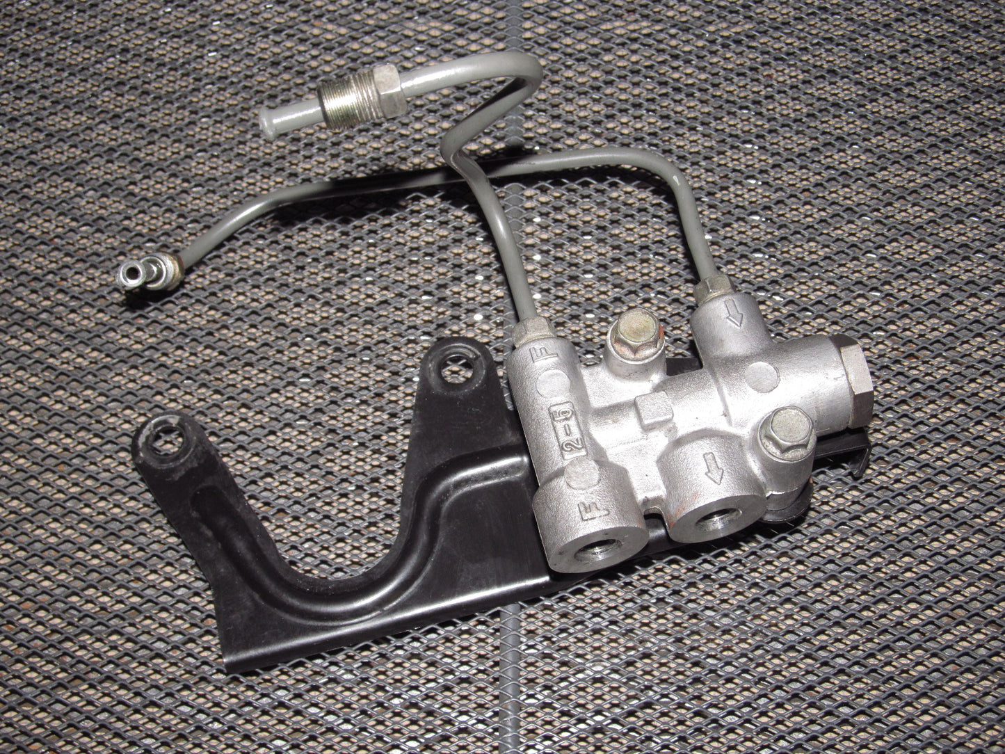 94 95 96 97 Mazda Miata OEM Brake Proportional Valve - Non ABS