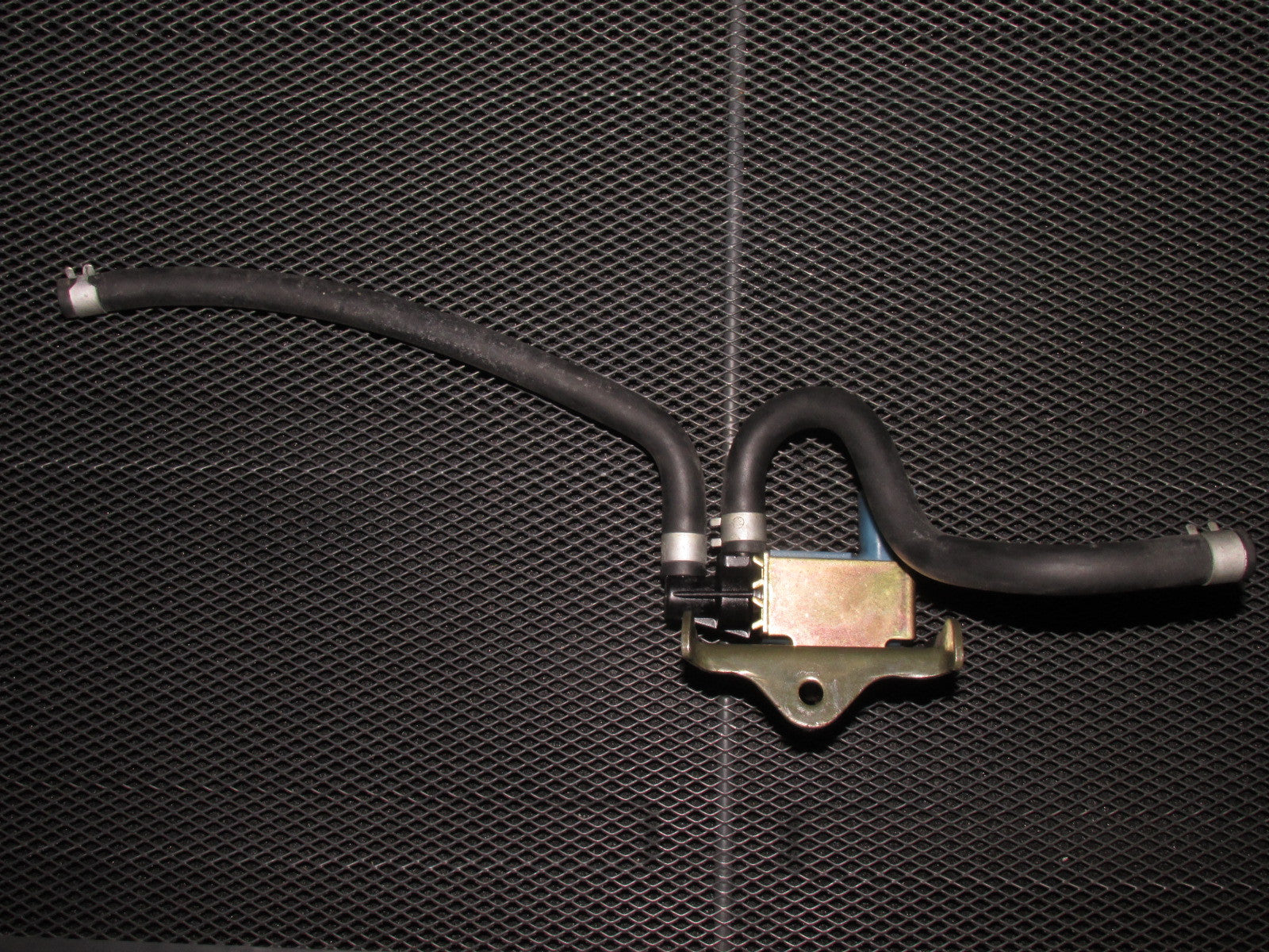 03 04 Infiniti G35 Sedan OEM VSV Vacuum Switch Valve