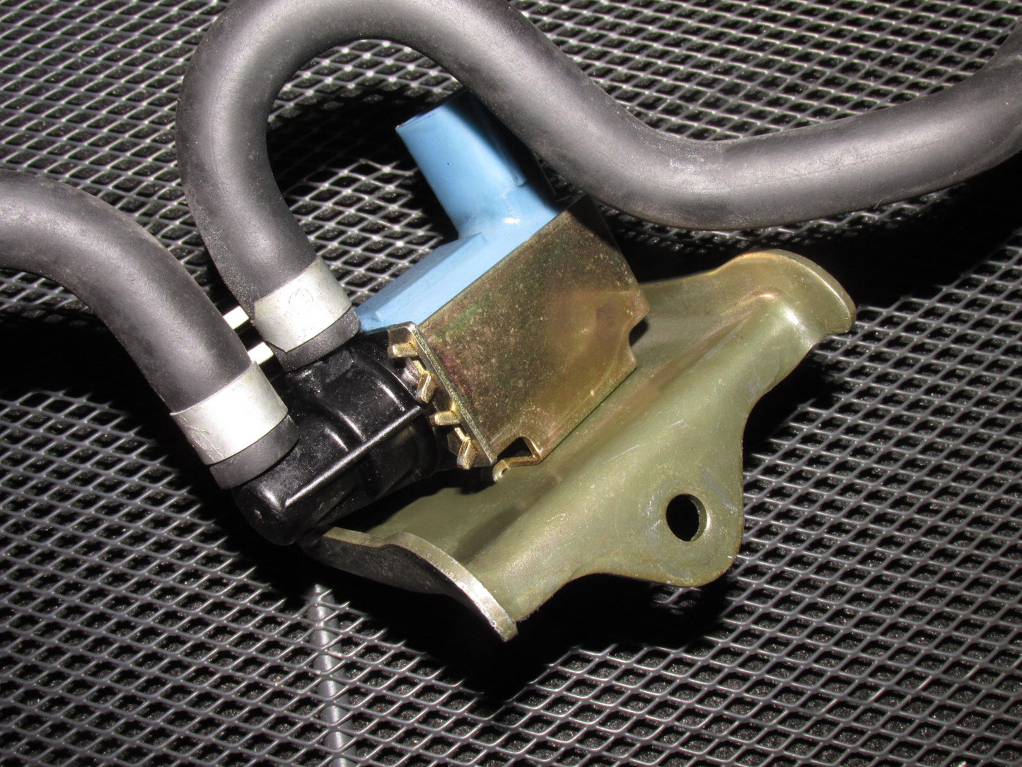 03 04 Infiniti G35 Sedan OEM VSV Vacuum Switch Valve