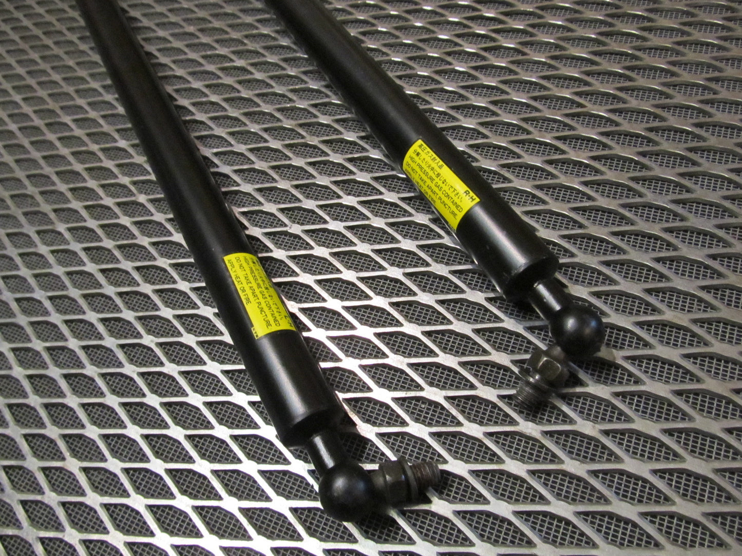 94 95 96 97 Mitsubishi 3000GT Hatch Trunk Strut Shock Set