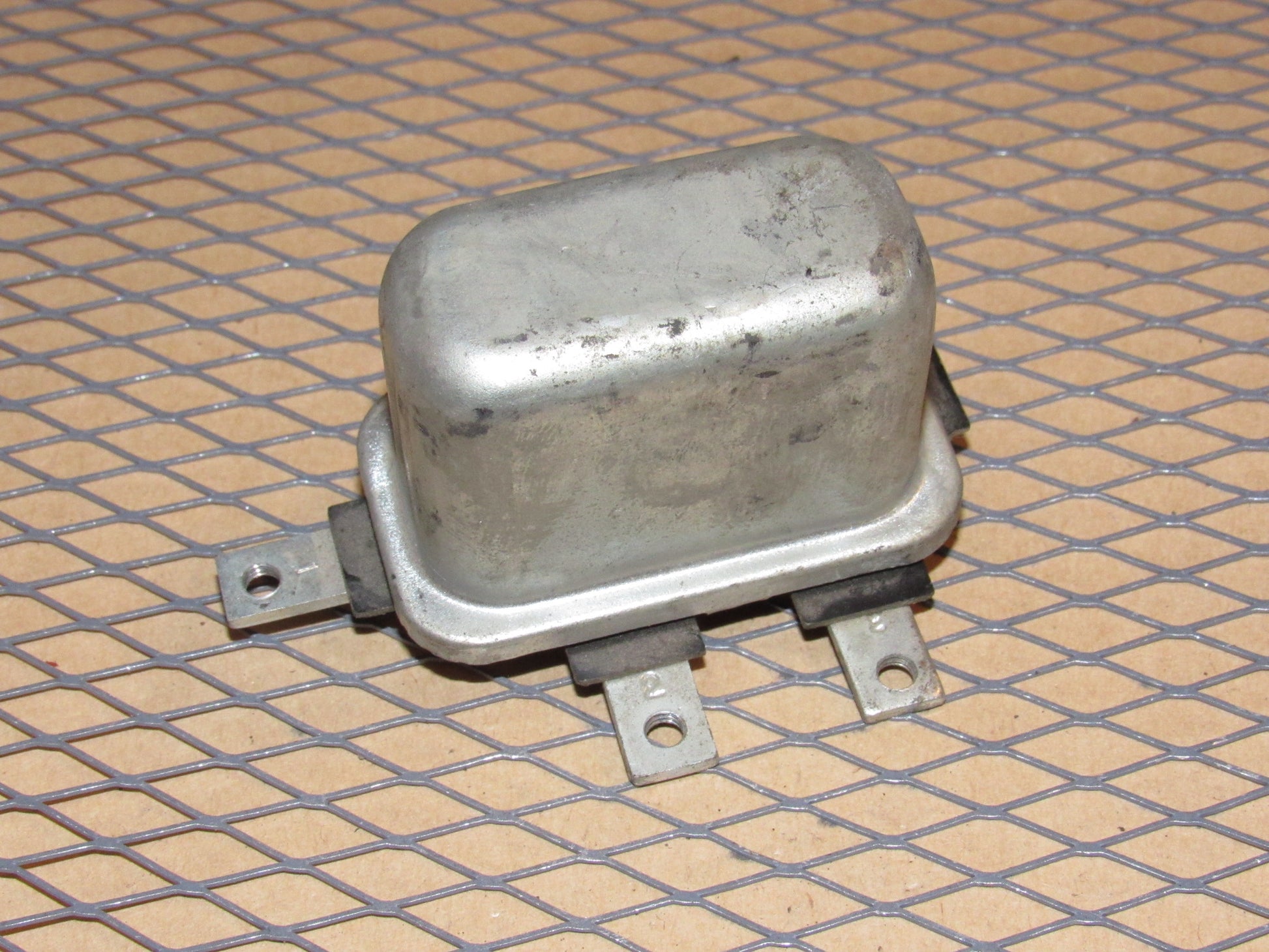 77-95 Mercedes Benz T1 OEM Relay 0786 841