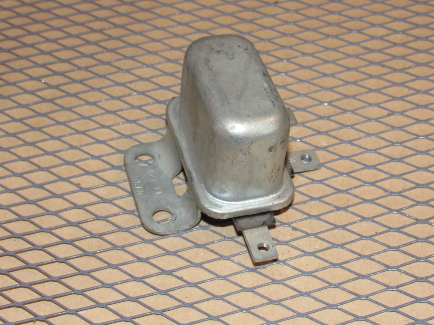 77-95 Mercedes Benz T1 OEM Relay 0786 841