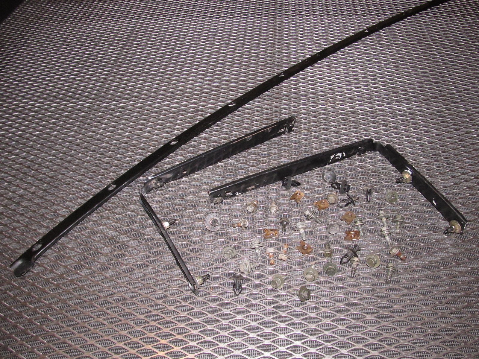 94 95 96 97 Mitsubishi 3000GT Rear Bumper Mounting Plate Bracket