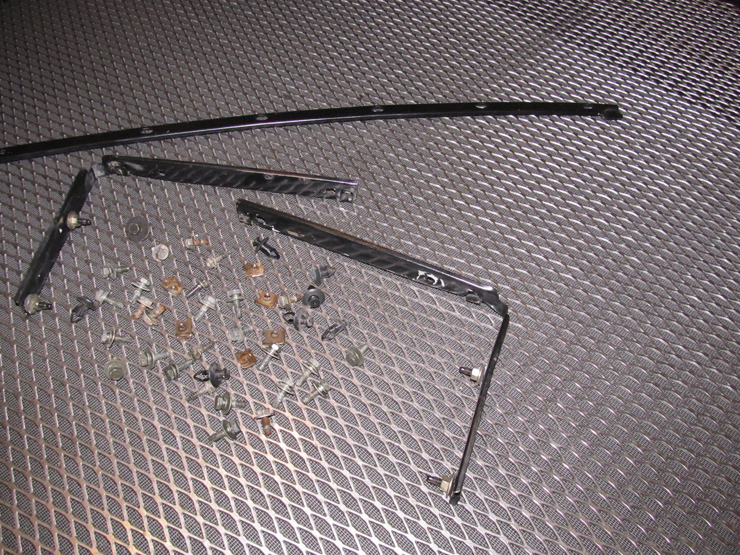 94 95 96 97 Mitsubishi 3000GT Rear Bumper Mounting Plate Bracket