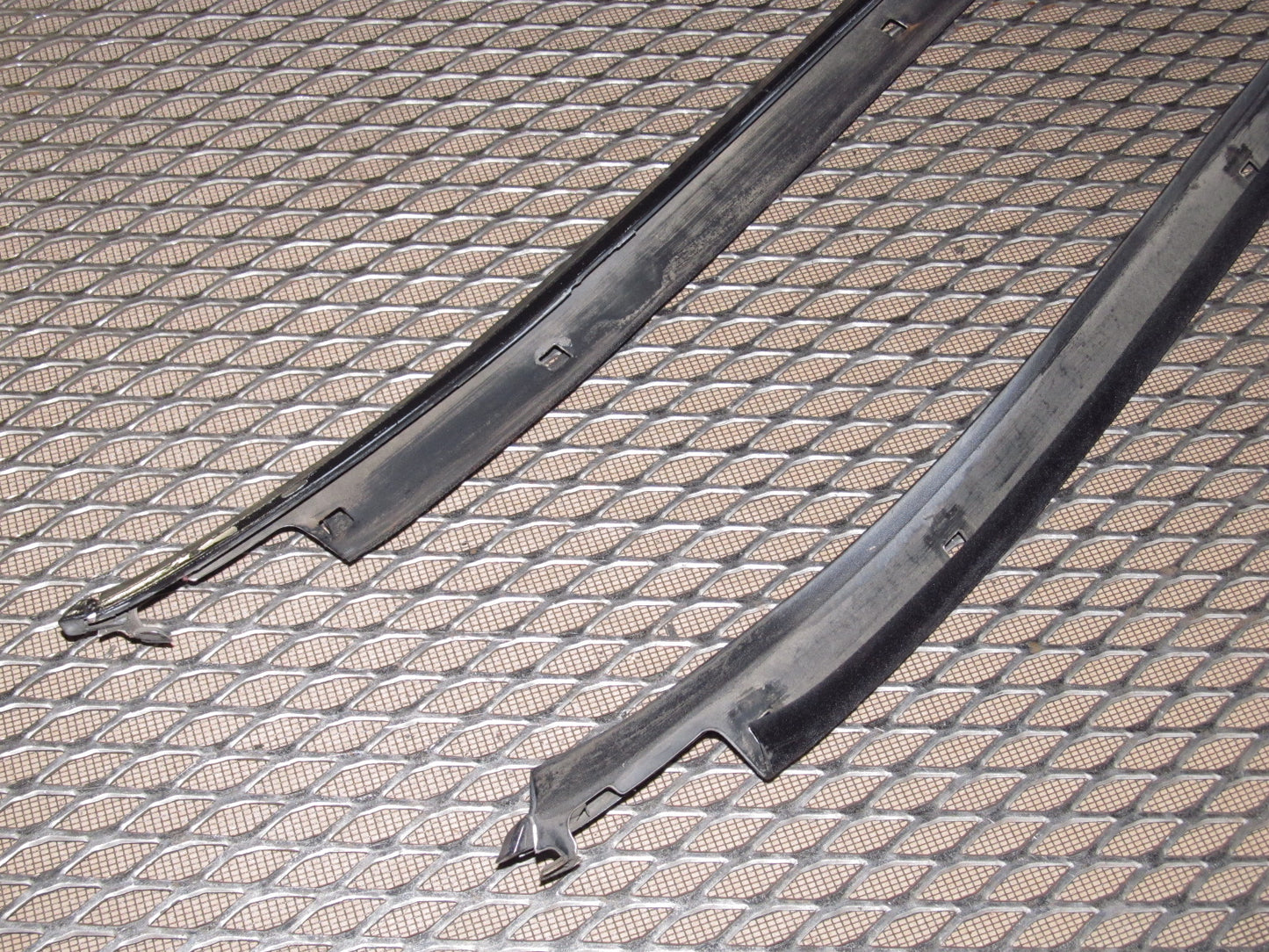 79 80 Datsun 280zx OEM Exterior Window Guide Moulding