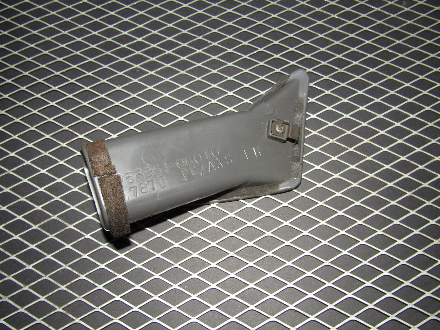 92-96 Toyota Camry OEM Dash Defroster Air Vent - Left