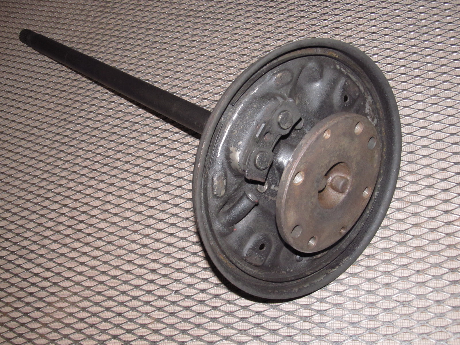 81-83 Mazda RX7 OEM Rear Spindle & Axle Shaft - Right – Autopartone
