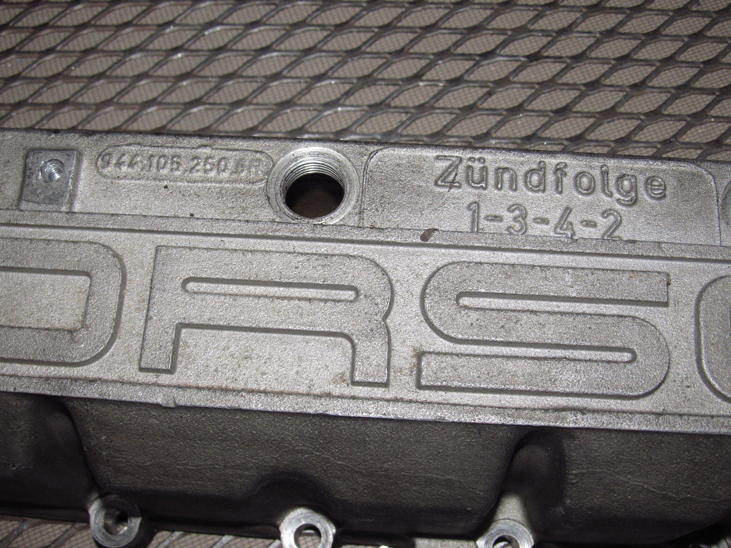 83 84 85 Porsche 944 OEM Engine Upper Cylinder Head Camshaft Housing