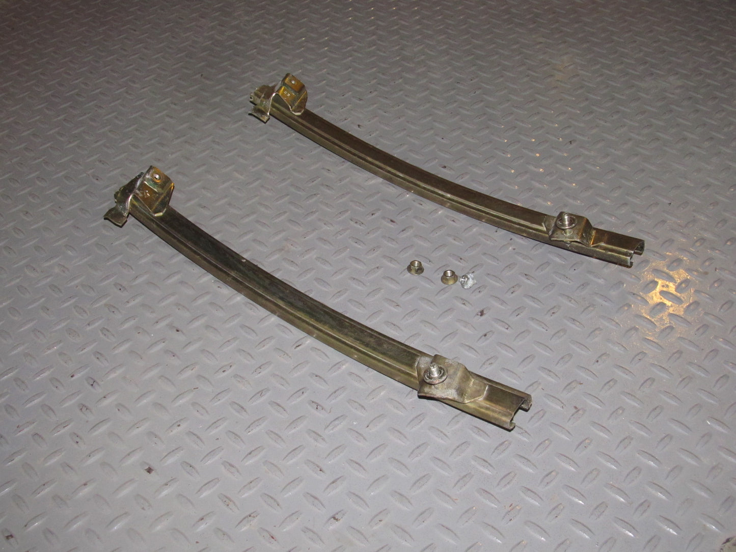 87 88 89 Nissan 300zx OEM Window Regulator Guide - Right