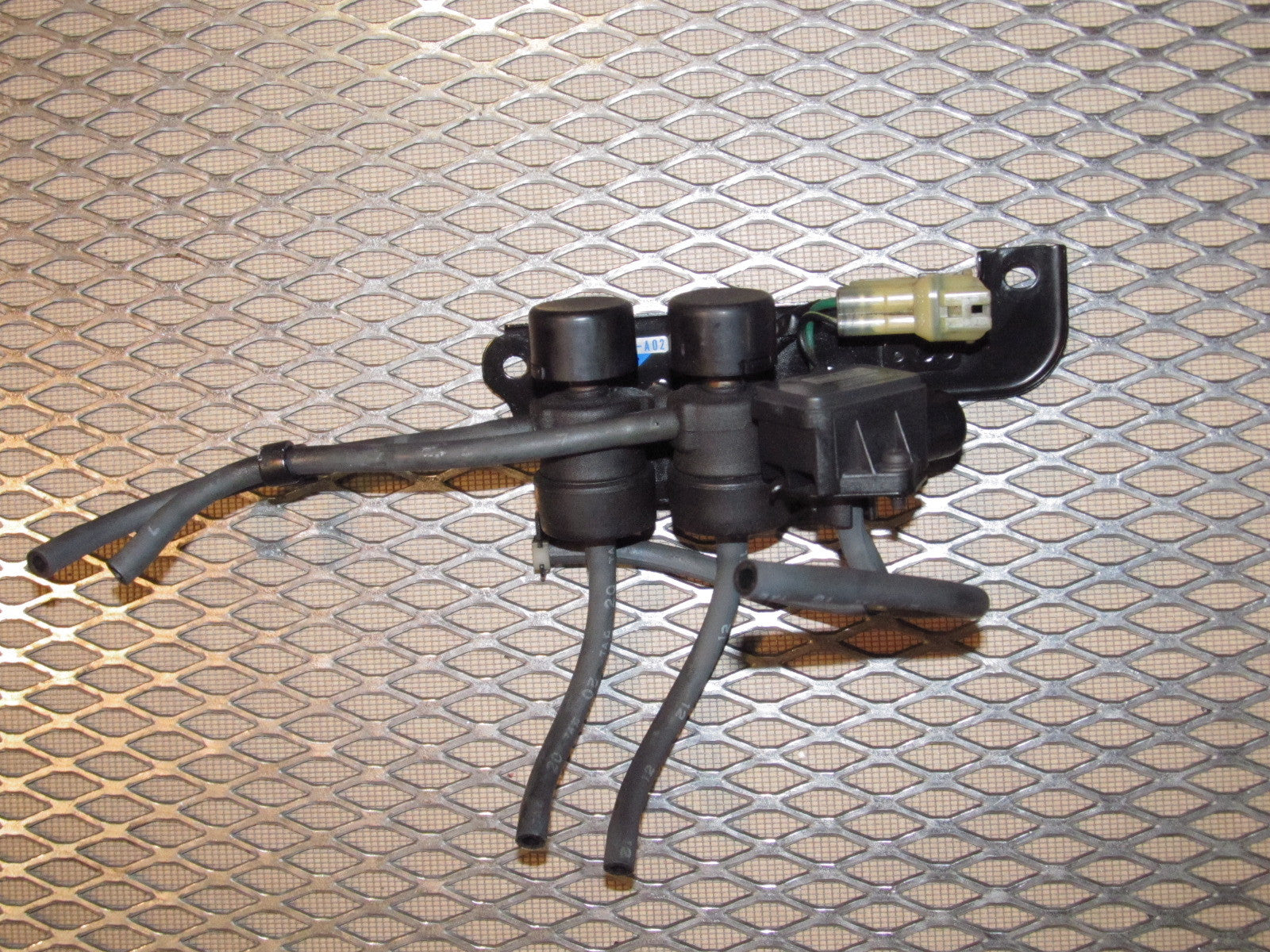 92 93 Acura Integra OEM Engine Map Sensor & Selenoid – Autopartone