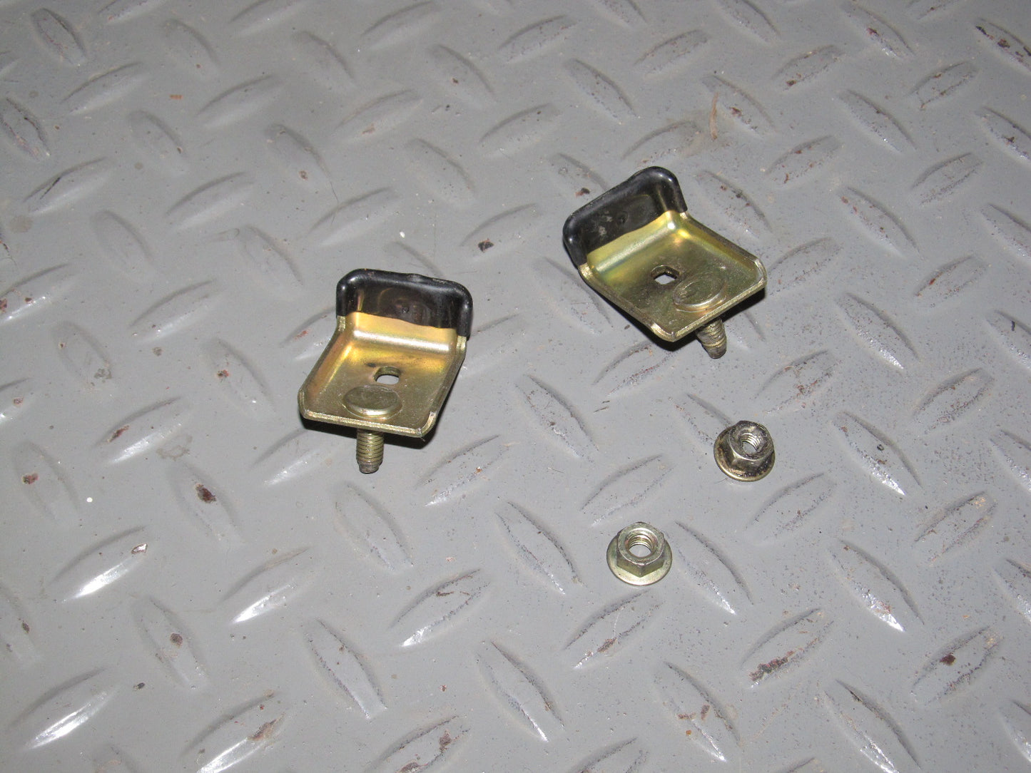 87 88 89 Nissan 300zx OEM Window Glass Regulator Stopper - Left