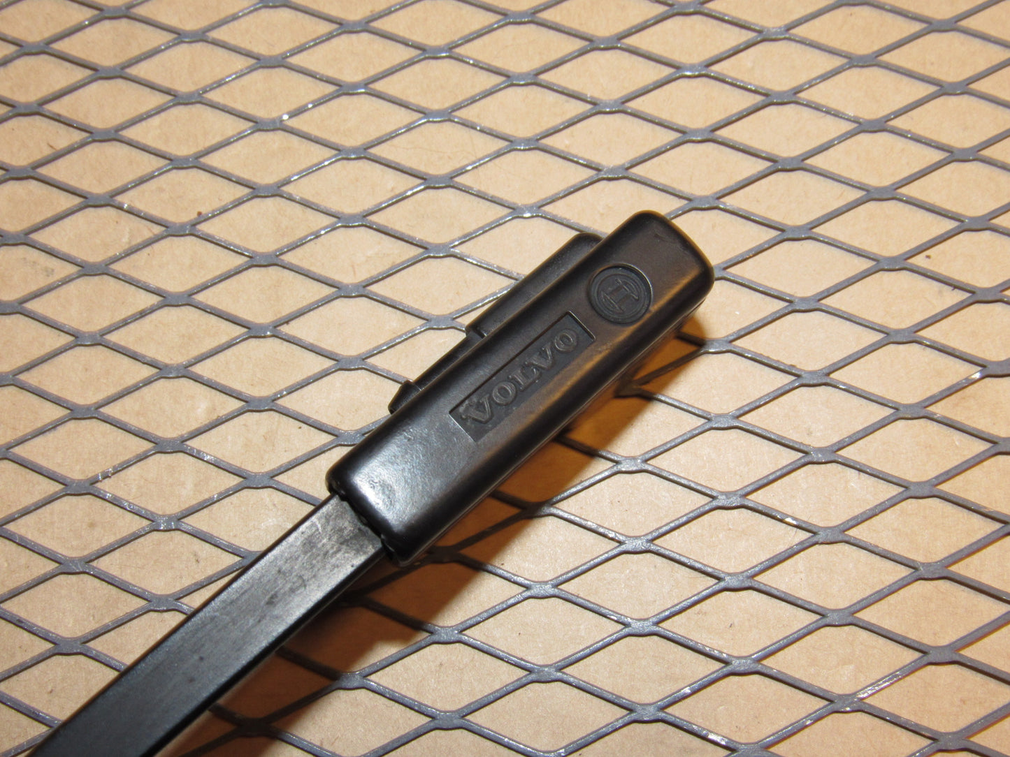 98 99 00 Volvo V70 OEM Headlight Wiper Arm - Left