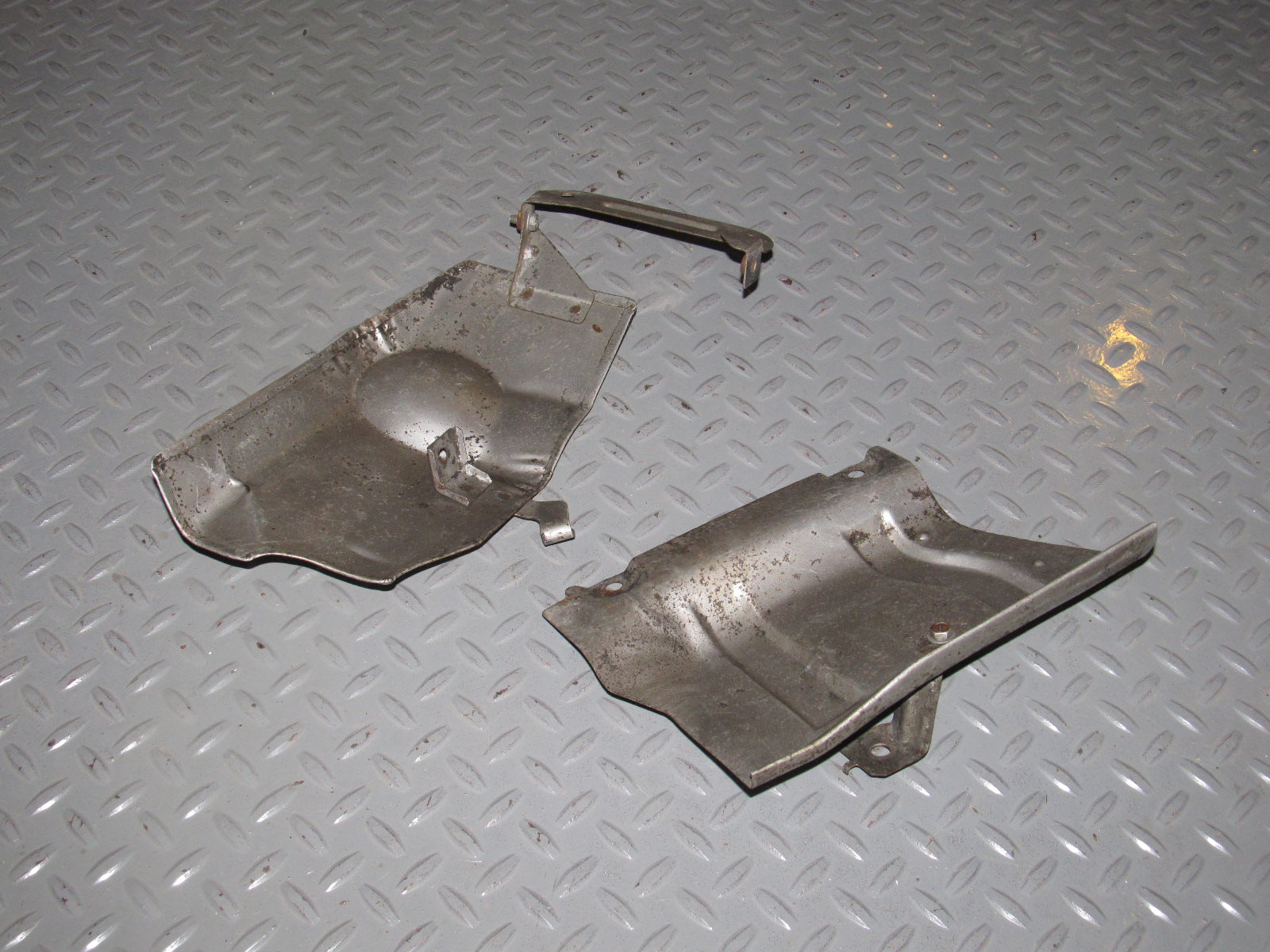 88 89 Nissan 300zx Turbo OEM Brake Turbocharger & Brake Booster Heat Shield