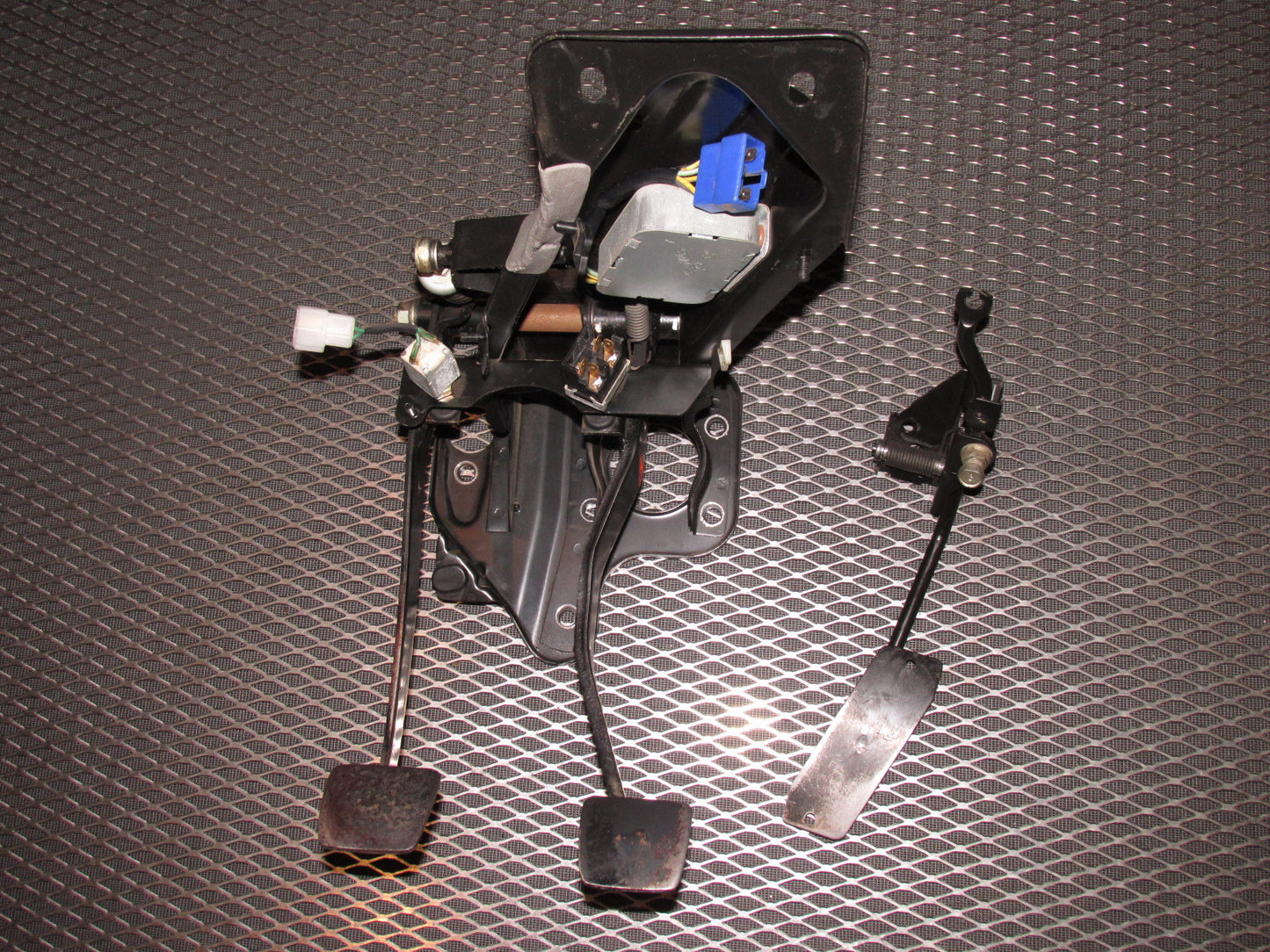 84 85 Mazda RX7 OEM M/T Brake Pedal Assembly