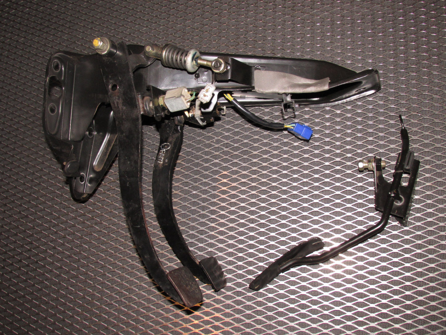 84 85 Mazda RX7 OEM M/T Brake Pedal Assembly