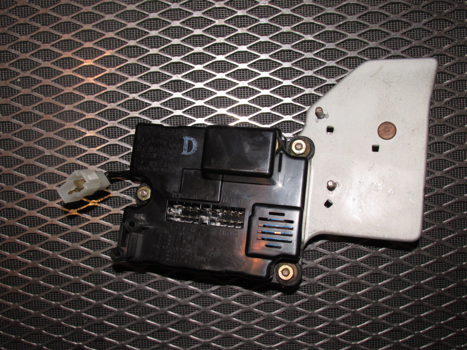 84 85 Mazda RX7 OEM Flasher Relay Unit