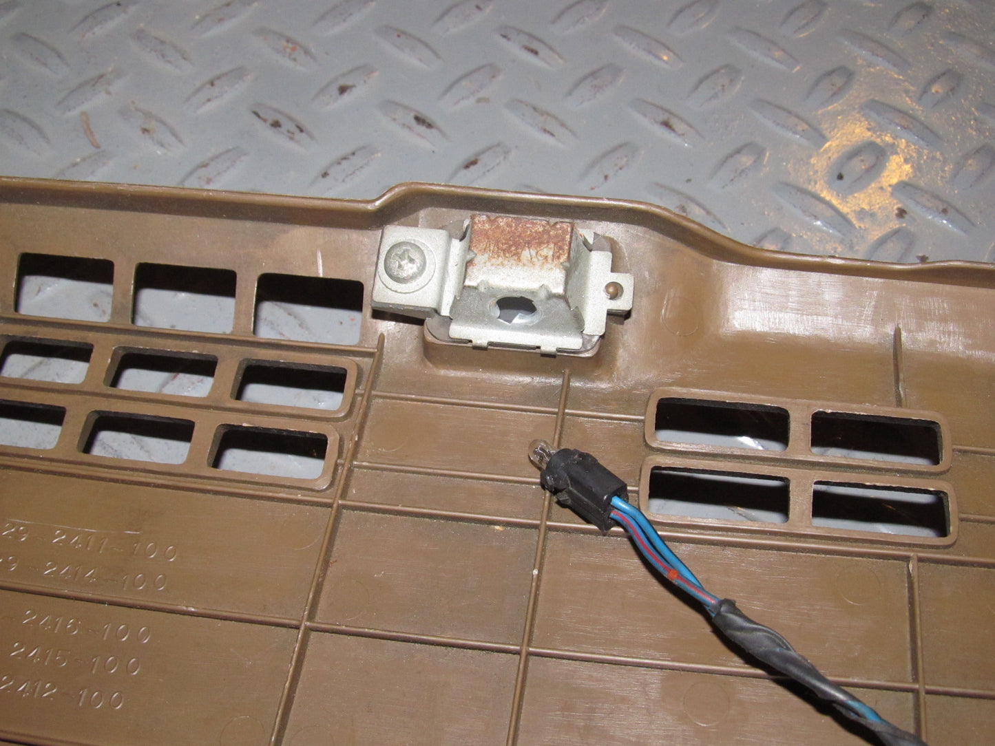 87 88 89 Nissan 300zx OEM Dash Courtesy Light Bulb Socket - Right