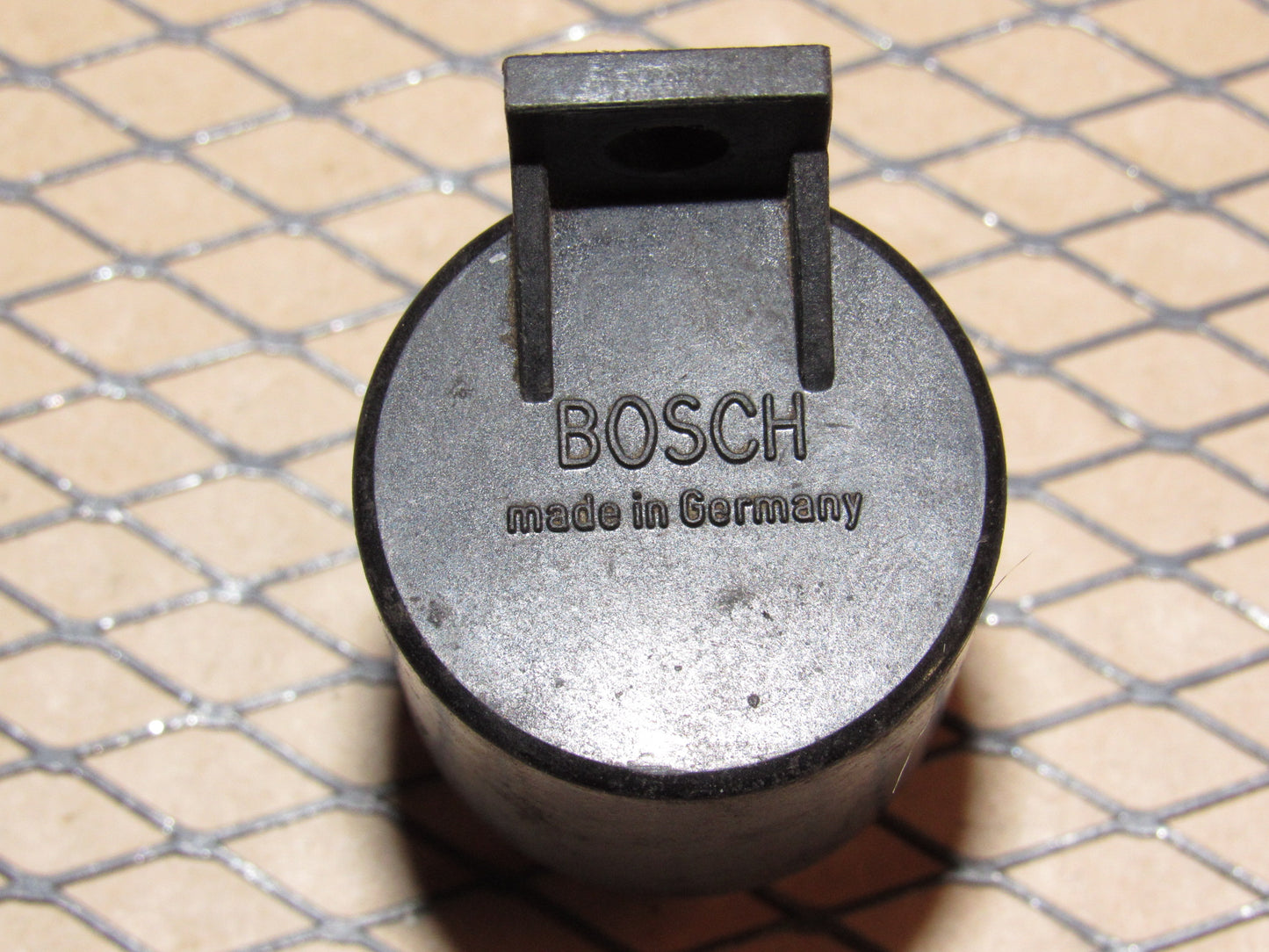 77-95 Mercedes Benz T1 Van OEM Relay 0 332 013 002