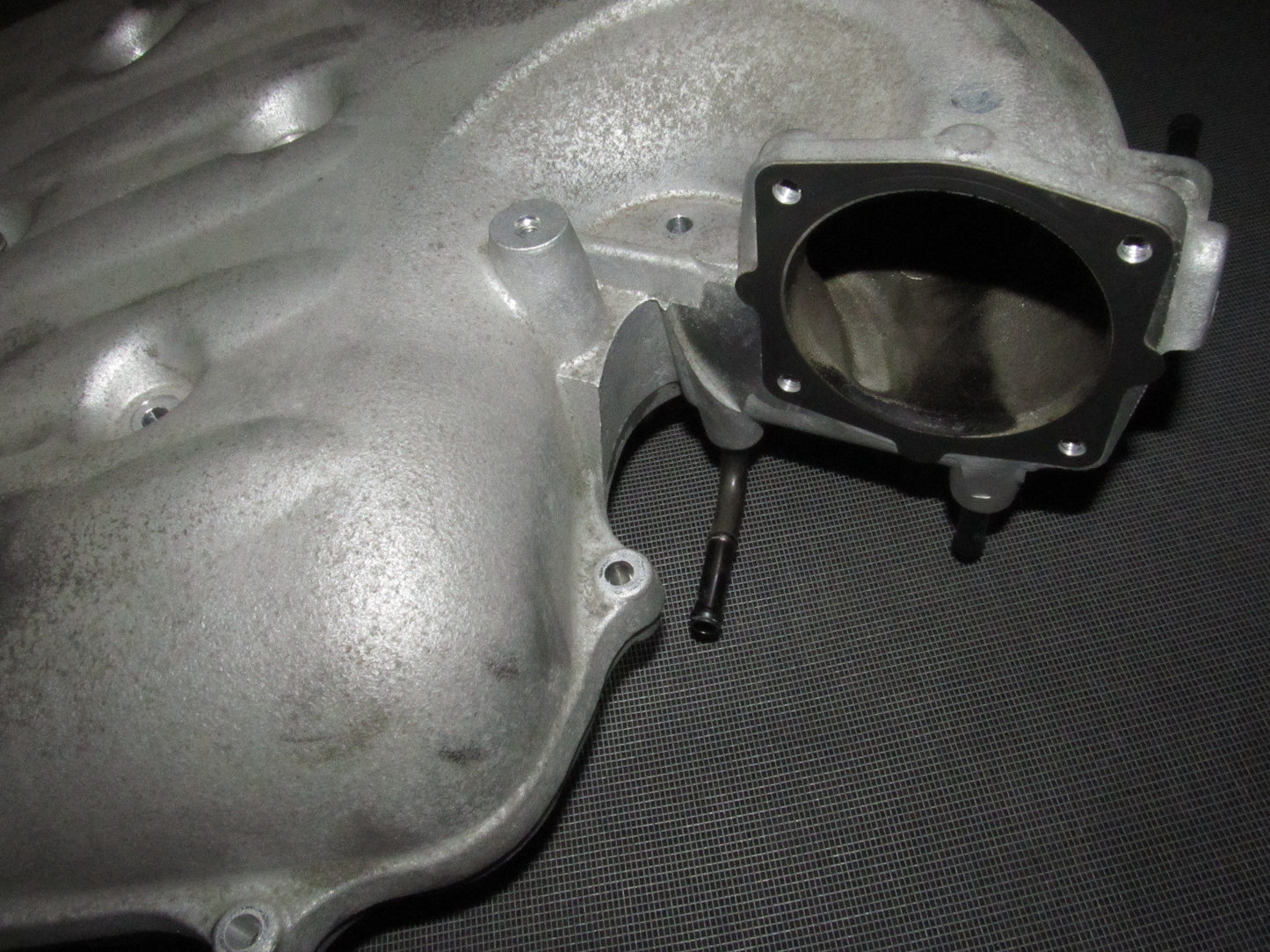 03 04 Infiniti G35 Sedan OEM Intake Manifold
