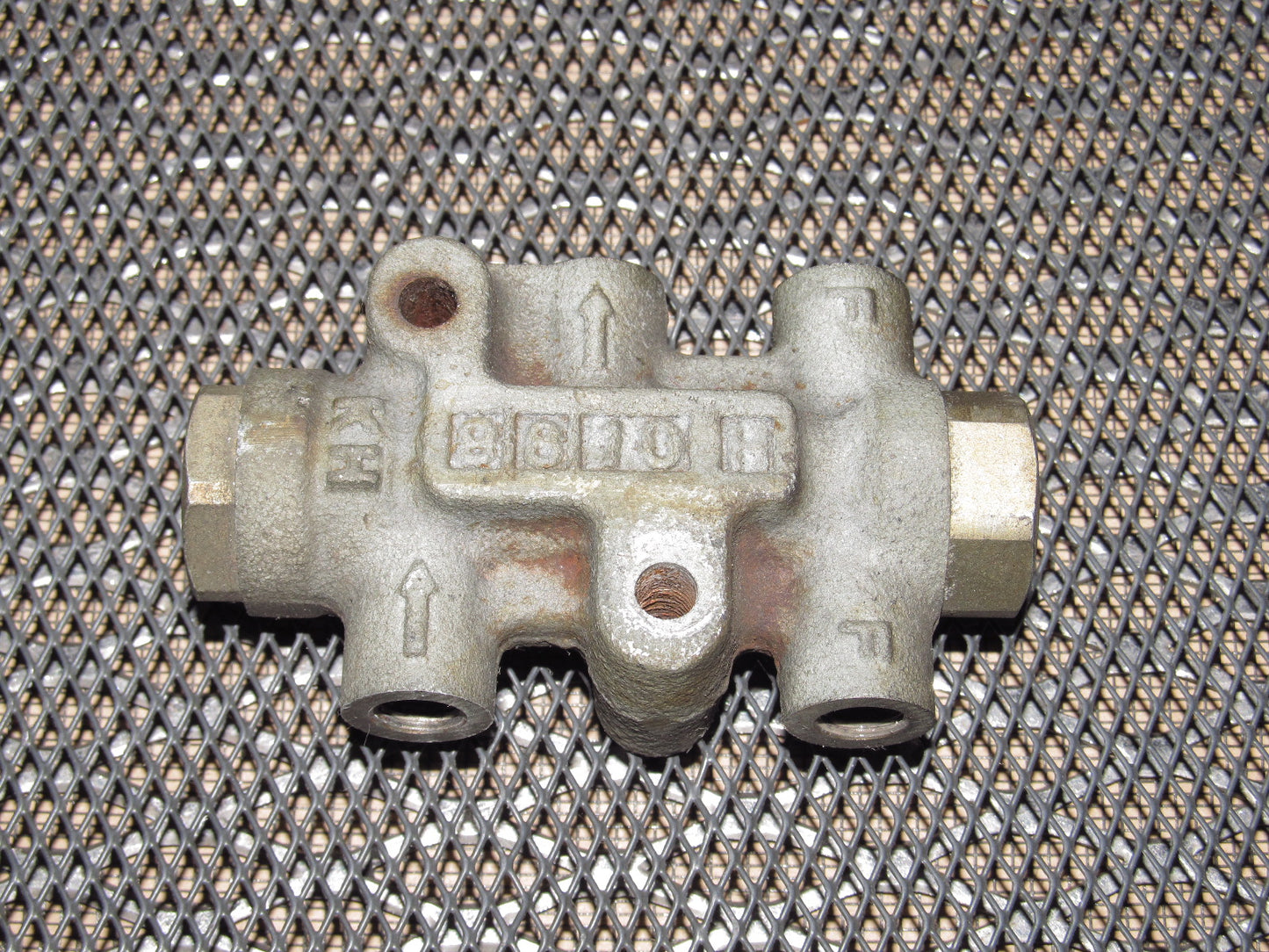 79 80 Datsun 280zx OEM Front Brake Proportional Valve - Right
