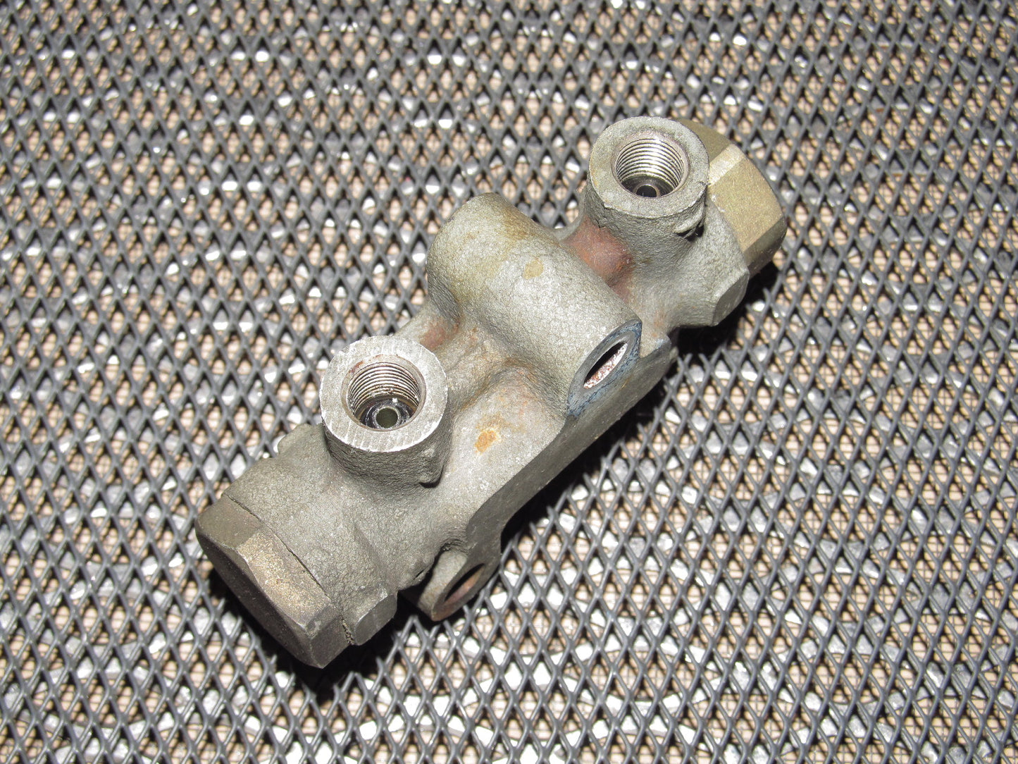79 80 Datsun 280zx OEM Front Brake Proportional Valve - Right