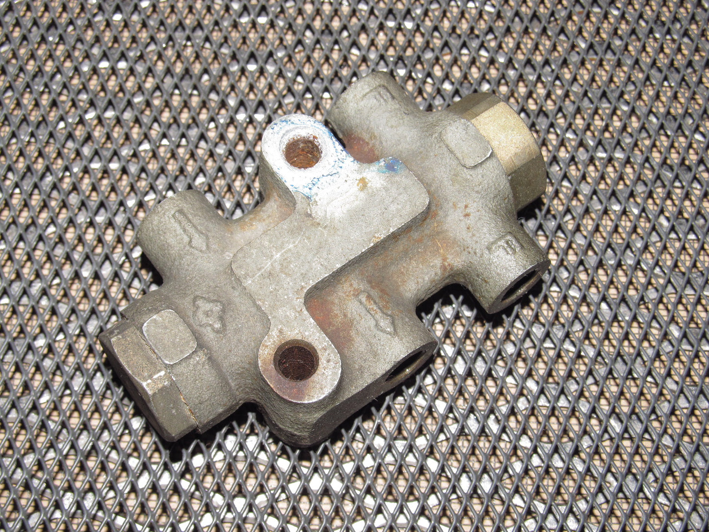79 80 Datsun 280zx OEM Front Brake Proportional Valve - Right