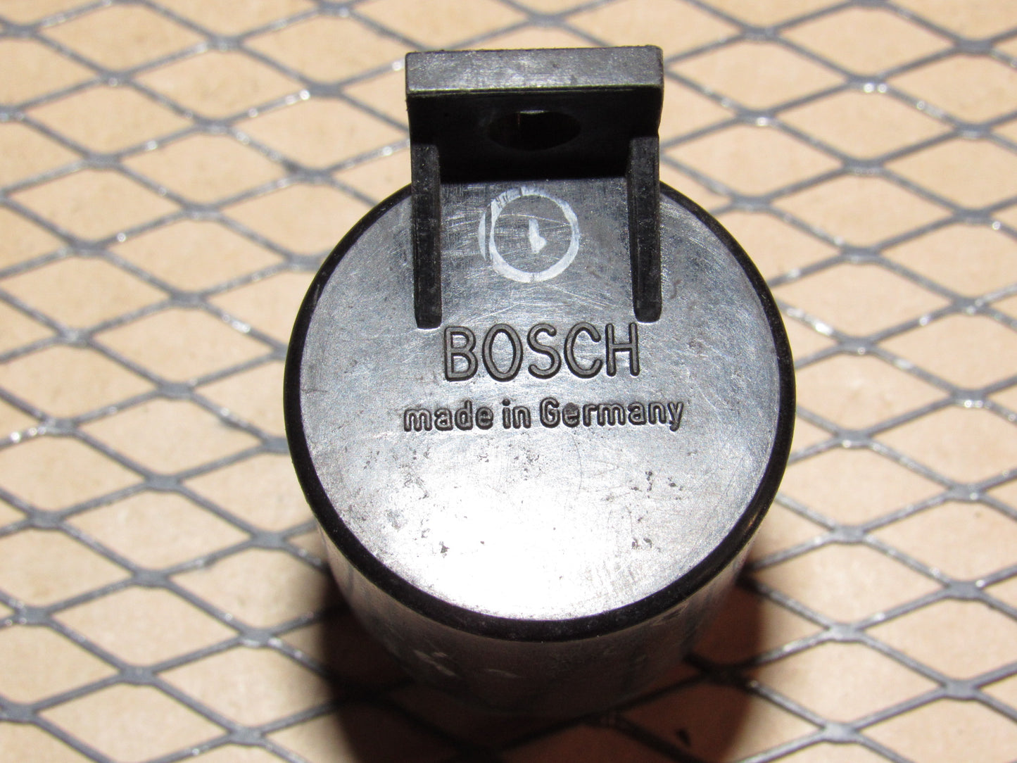 77-95 Mercedes Benz T1 Van OEM Relay 0 332 013 002